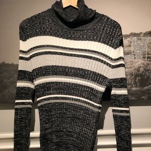 Black white grey long sleeve fitted